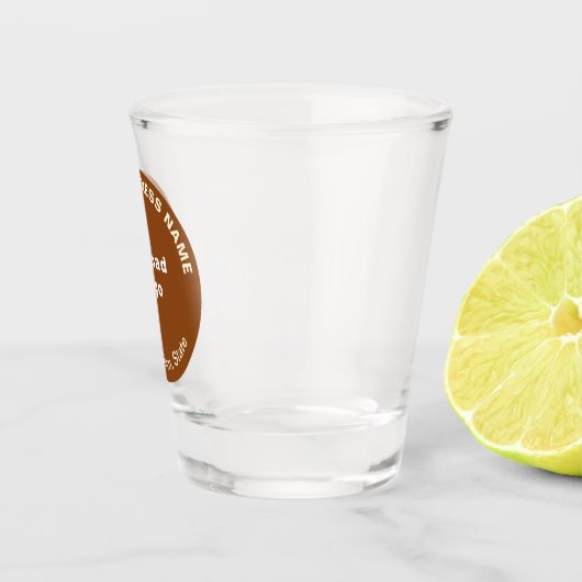 Braune, runde Handelsmarke auf Shot Glass Schnapsglas (Rechts)