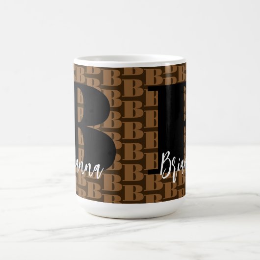Braune Schwarze Monogramm Weißer Skriptname Modern Kaffeetasse (Mittel)