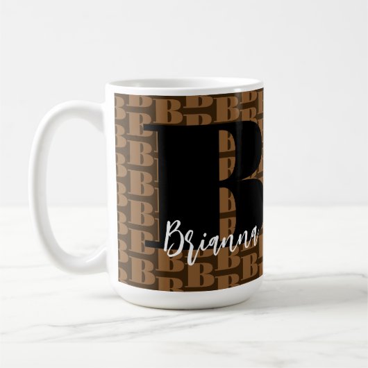 Braune Schwarze Monogramm Weißer Skriptname Modern Kaffeetasse (Links)