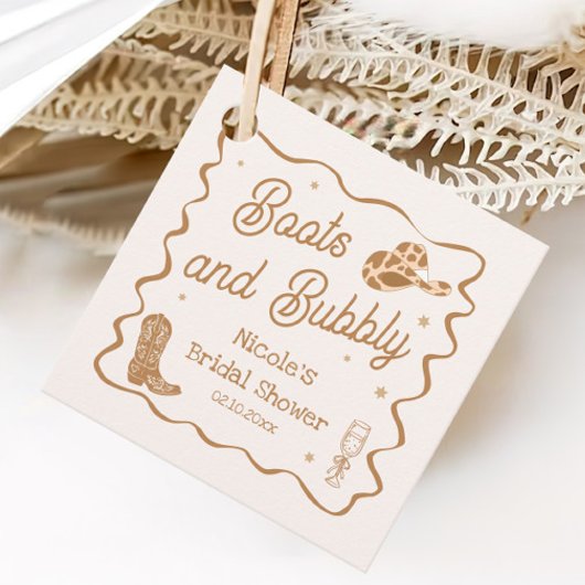 Braune Stiefel und Bubby-Brautparty Geschenkanhänger