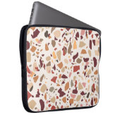 Braune Terrazzo: Vintages, trendiges Muster. Laptopschutzhülle (Vorne Rechts)