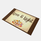 Braune und cremefarbene Liebe Fußmatte (Schrägansicht)