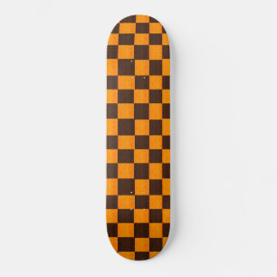 braune und goldene Karos, Skateboard
