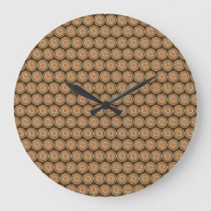 Braune und orangefarbene Spottenflächen, Große Wanduhr