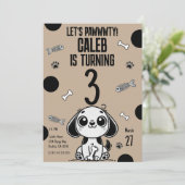 Braune und schwarze Fischknochen Welpenhund Geburt Einladung (Stehend Vorderseite)