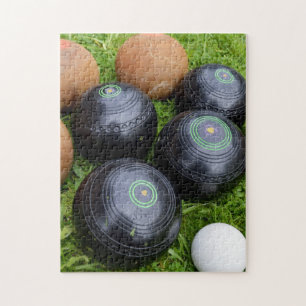 Braune und schwarze Vintage-Rasenbowlingkugeln, Puzzle