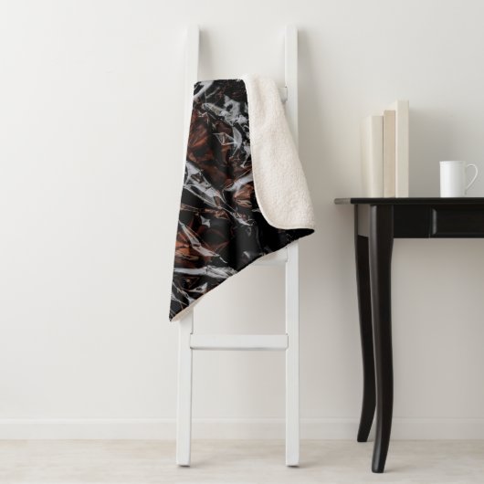 Braune und weiße getrocknete Blätter Sherpadecke (Beispiel)