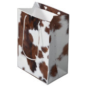 Braune und weiße Kuh Mittlere Geschenktüte (Vorderseite Schrägansicht)