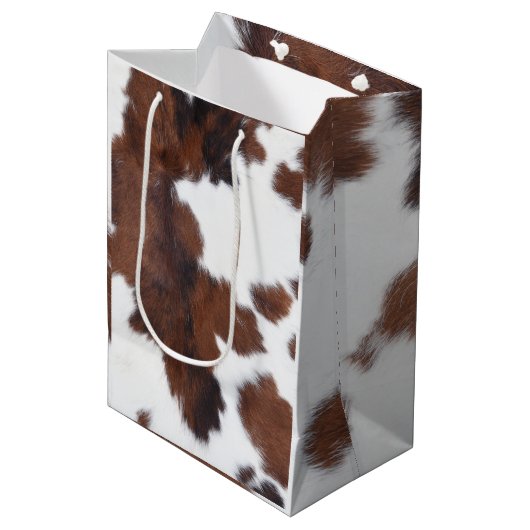 Braune und weiße Kuh Mittlere Geschenktüte (Vorderseite Schrägansicht)