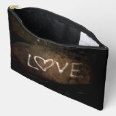 Braune und weiße LIEBE Zubehörtasche (Offen)