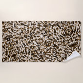 Braune Verdrehungen in Bewegung, dunkel und weiß Strandtuch (Vorderseite)