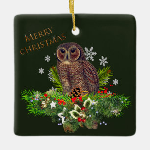 Braune Weihnachtseule mit festlichen Grünpflanzen Keramikornament