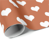 Braune weiße Liebe Herzdesign Geschenkpapier (Rolleneckpunkt)