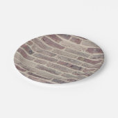 Braune Ziegelwand Pappteller (Schrägansicht)