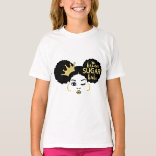 Braune Zucker-Babe in Schwarz und Gold T-Shirt