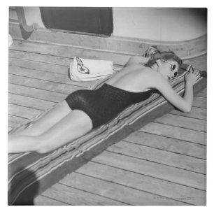 Bräunende Frau Sun Fliese