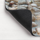 Brauner Bär in Stream Mousepad (Ecke)