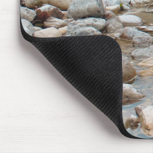 Brauner Bär in Stream Mousepad (Ecke)