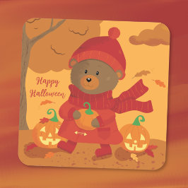 Brauner Bär mit Kürbis Halloween-Aufkleber Quadratischer Aufkleber