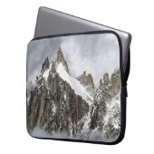 BRAUNER BERG LAPTOPSCHUTZHÜLLE (Vorderseite Links)
