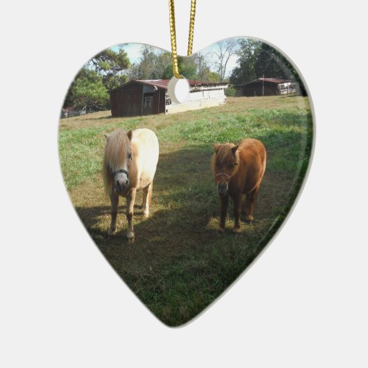 Brauner Blond, zwei Miniaturpferde, "Kleiner Pony" Keramikornament (Links)