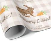 Brauner Hase Und Karotten Frohe Ostern Beige Gingh Geschenkpapier (Rolleneckpunkt)