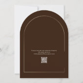 Brauner Hintergrund Goldener Bogen Minimal Elegant Einladung (Rückseite)