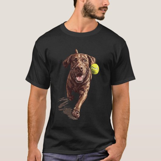 Brauner Labrador jagt Ball T-Shirt (Vorderseite)