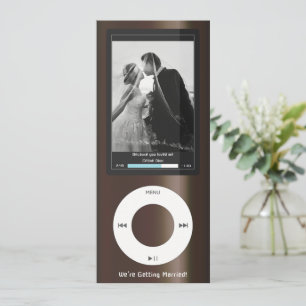 Brauner MP3-Musikplayer zur Hochzeit Einladung