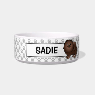 Brauner Niedlicher Spitz und Name des Tieres Napf