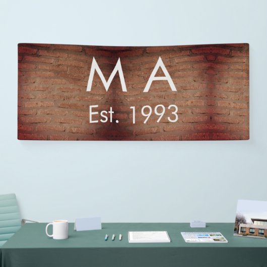 Brauner rustikaler Stein mit dem Namen Datum des J Banner (Messe)