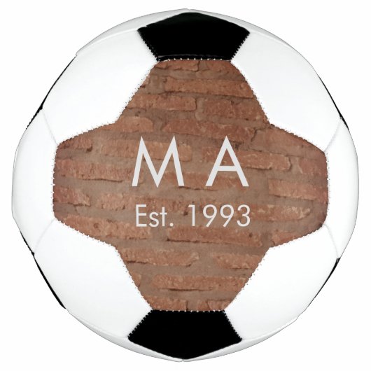 Brauner rustikaler Stein mit dem Namen Datum des J Fußball (Vorderseite)