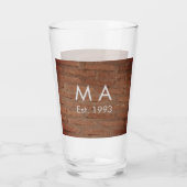 Brauner rustikaler Stein mit dem Namen Datum des J Glas (Rückseite)