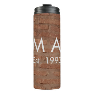 Brauner rustikaler Stein mit dem Namen Datum des J Thermosbecher