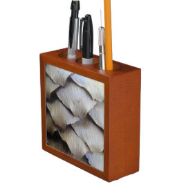 Brauner Tannenkegel Stifthalter
