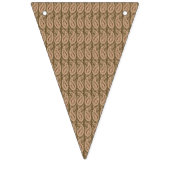 Brauner Teppich mit detailliertem Motivmuster mit Wimpelkette (Zweite Fahne)