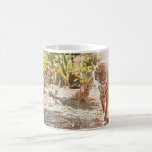 BRAUNER TIGER IN GEHENDER POSITION KAFFEETASSE (Mittel)
