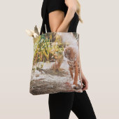 BRAUNER TIGER IN SCHREITENDER GESTE TASCHE (Von Nahem)