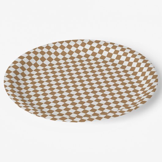 Brauner und weißer Gingham Pappteller (Schrägansicht)