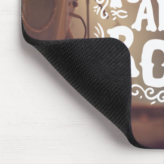 Brauner und weißer moderner Rock und Roll Mousepad (Ecke)