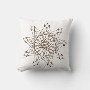 Brauner und weißer Scharm Mandala Kissen