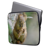 Braunes Eichhörnchen im kanadischen Wald Laptopschutzhülle (Vorderseite Links)