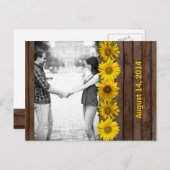 Braunes Holz Gelbe Sonnenblume Foto Save the Date Ankündigungspostkarte (Vorne/Hinten)