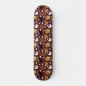 Braunes Huhn und das Eiermuster Skateboard (Vorne)