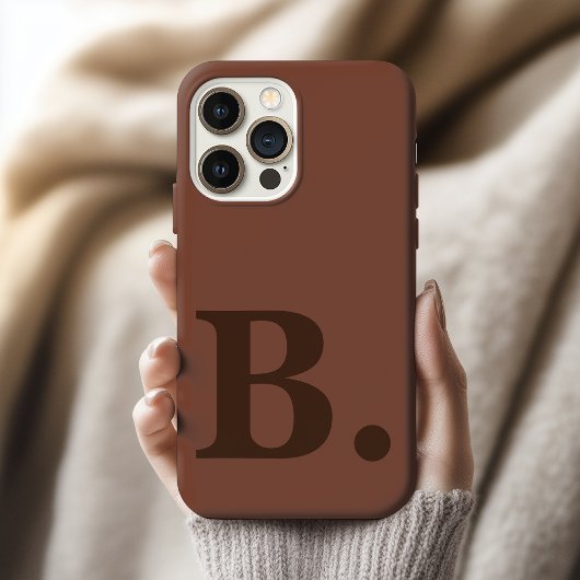Braunes iPhone-Etuikett mit individuellem Monogram iPhone Hülle