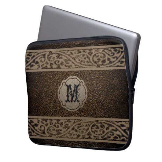 Braunes Leder. Custom Monogram Laptopschutzhülle (Vorderseite Links)