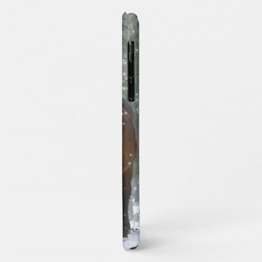 Braunes Pferd im Winterwald mit Schneefall Case-Mate iPhone Hülle (Hinten/Links)