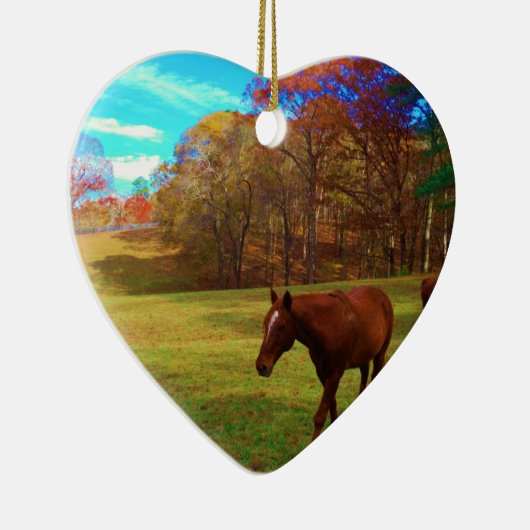Braunes Pferd in einem Rainbow-farbenen Feld Keramikornament (Rechts)