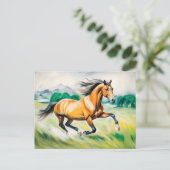 Braunes Pferd läuft über eine Wiese Postkarte (Stehend Vorderseite)