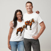 Braunes Pferd mit Sattel T-Shirt (Unisex)